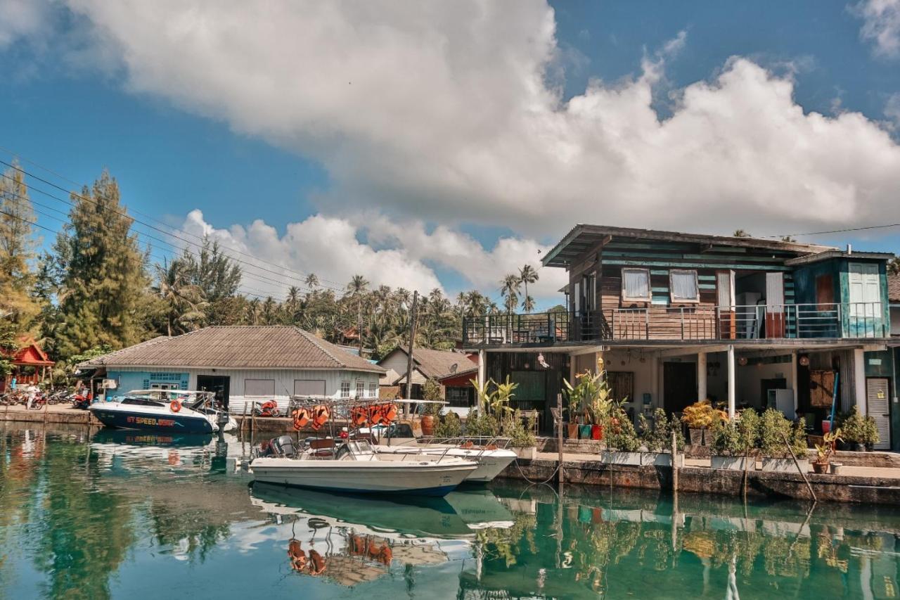 Baan Rabieng Talay Homestayบ้านระเบียงทะเล โฮมสเตย์เกาะกูด Ko Kut Ngoại thất bức ảnh